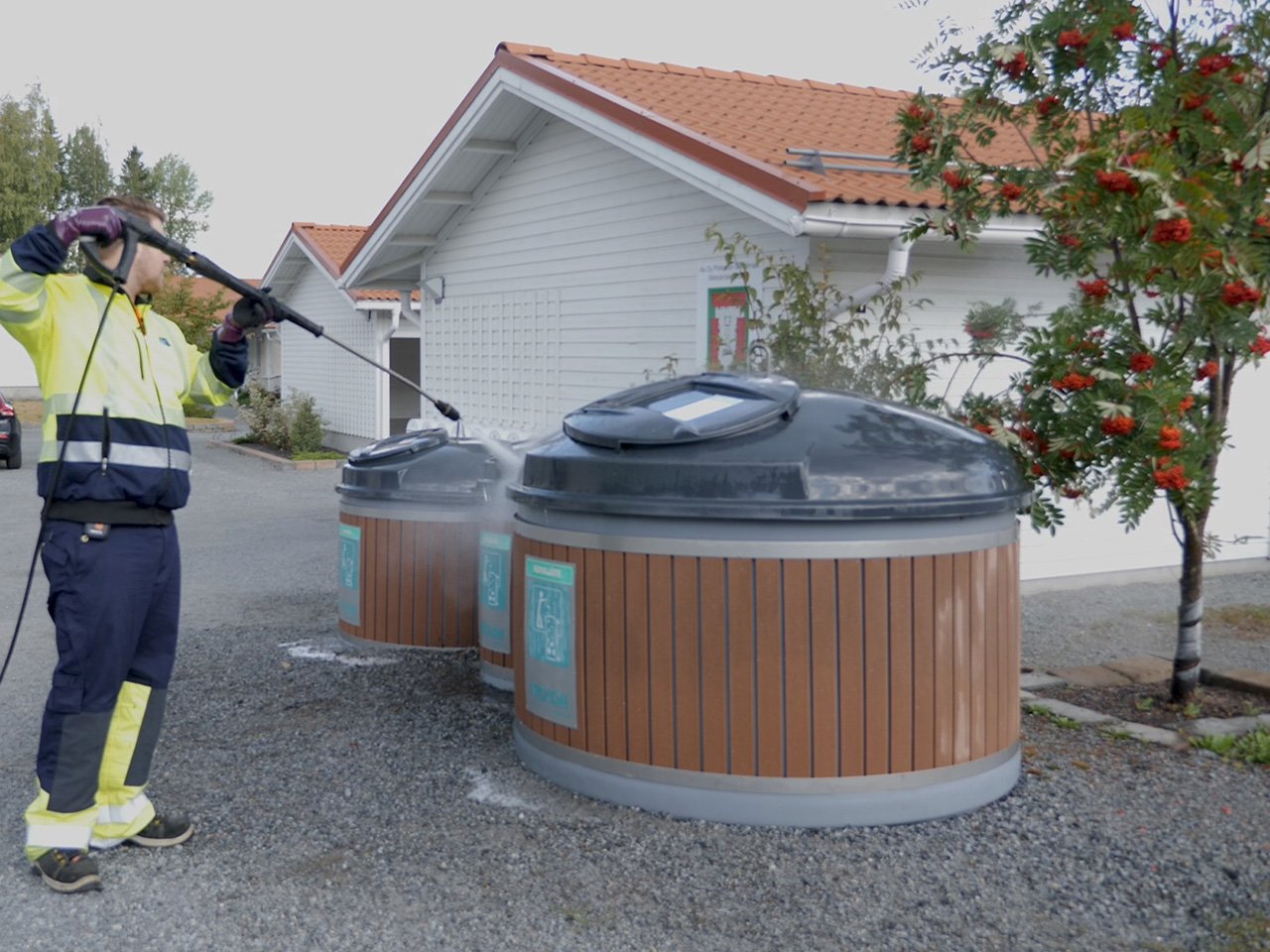 Kiinteistohuolto-Molok-ulkokuva-puhdistus-1280x960-4x3